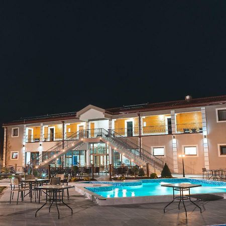 Bed and Breakfast RoyalGarden Nikšić Exterior foto