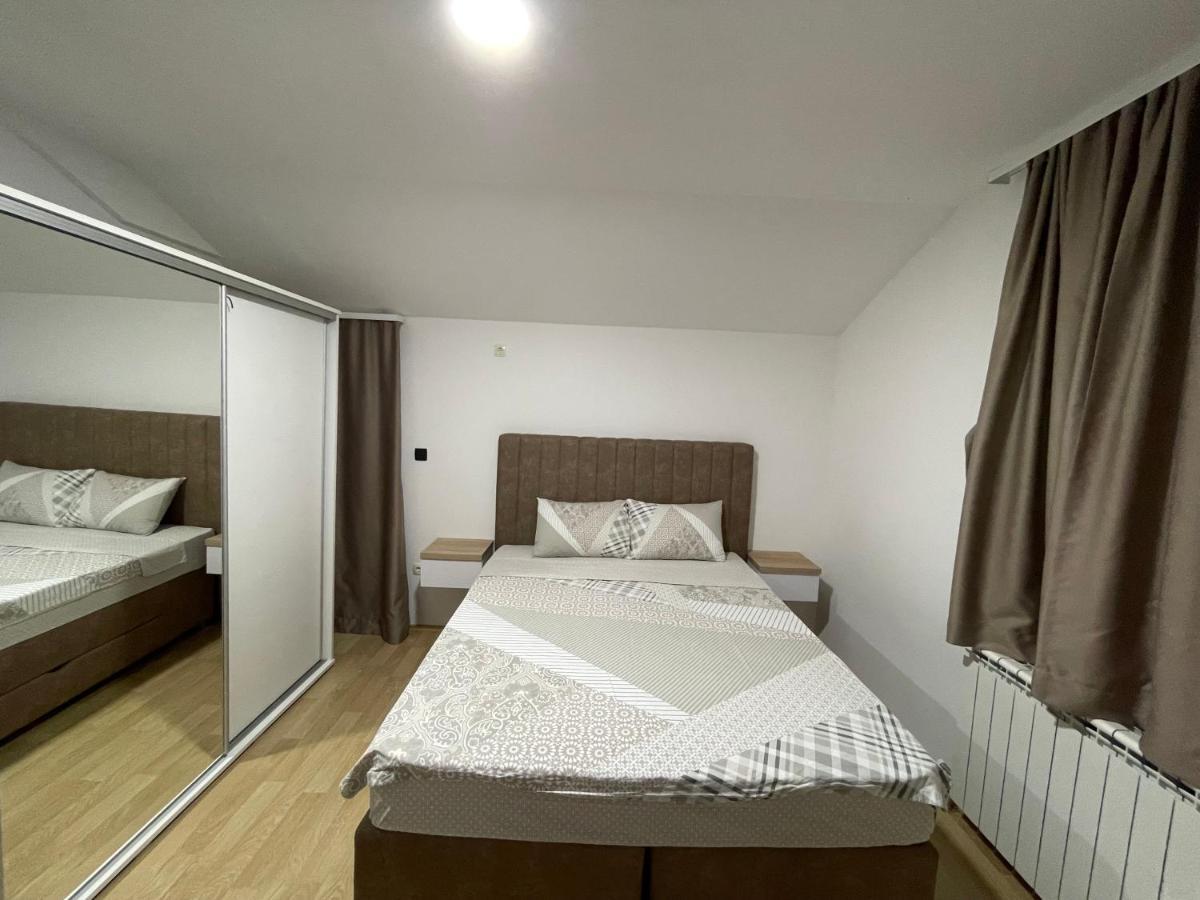 Bed and Breakfast RoyalGarden Nikšić Exterior foto