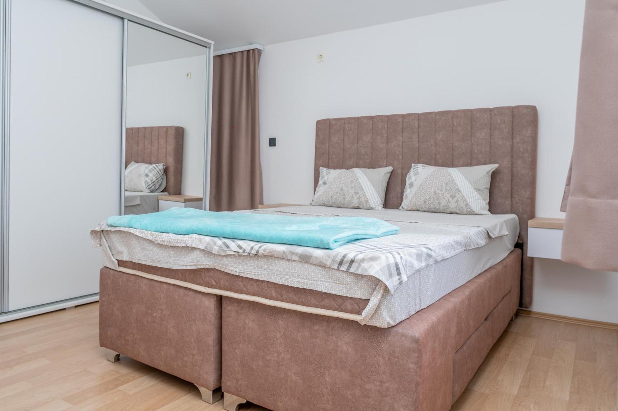 Bed and Breakfast RoyalGarden Nikšić Zimmer foto