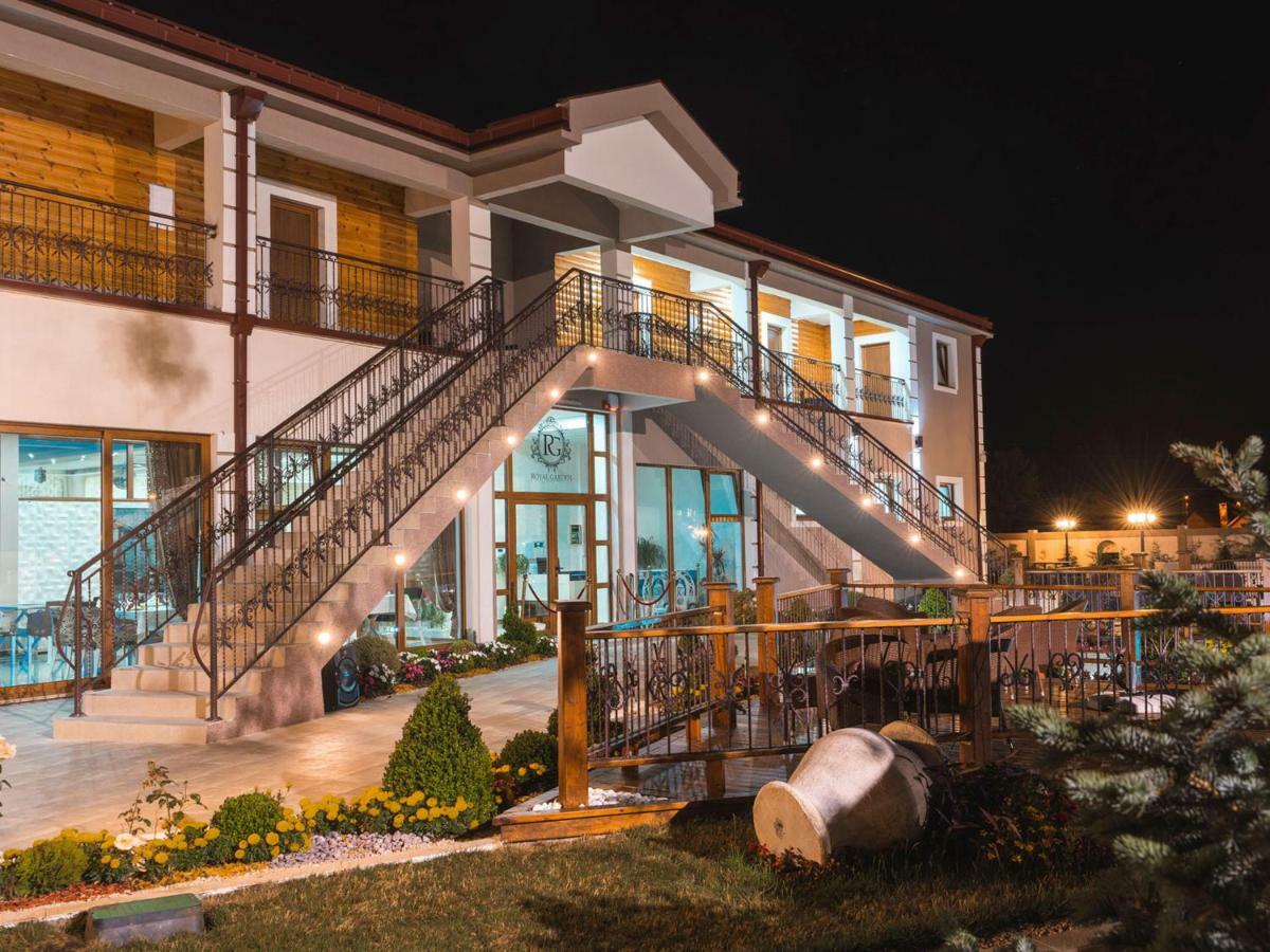 Bed and Breakfast RoyalGarden Nikšić Exterior foto