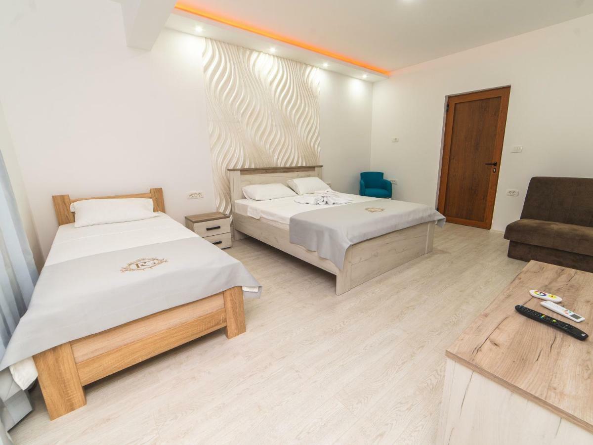 Bed and Breakfast RoyalGarden Nikšić Exterior foto