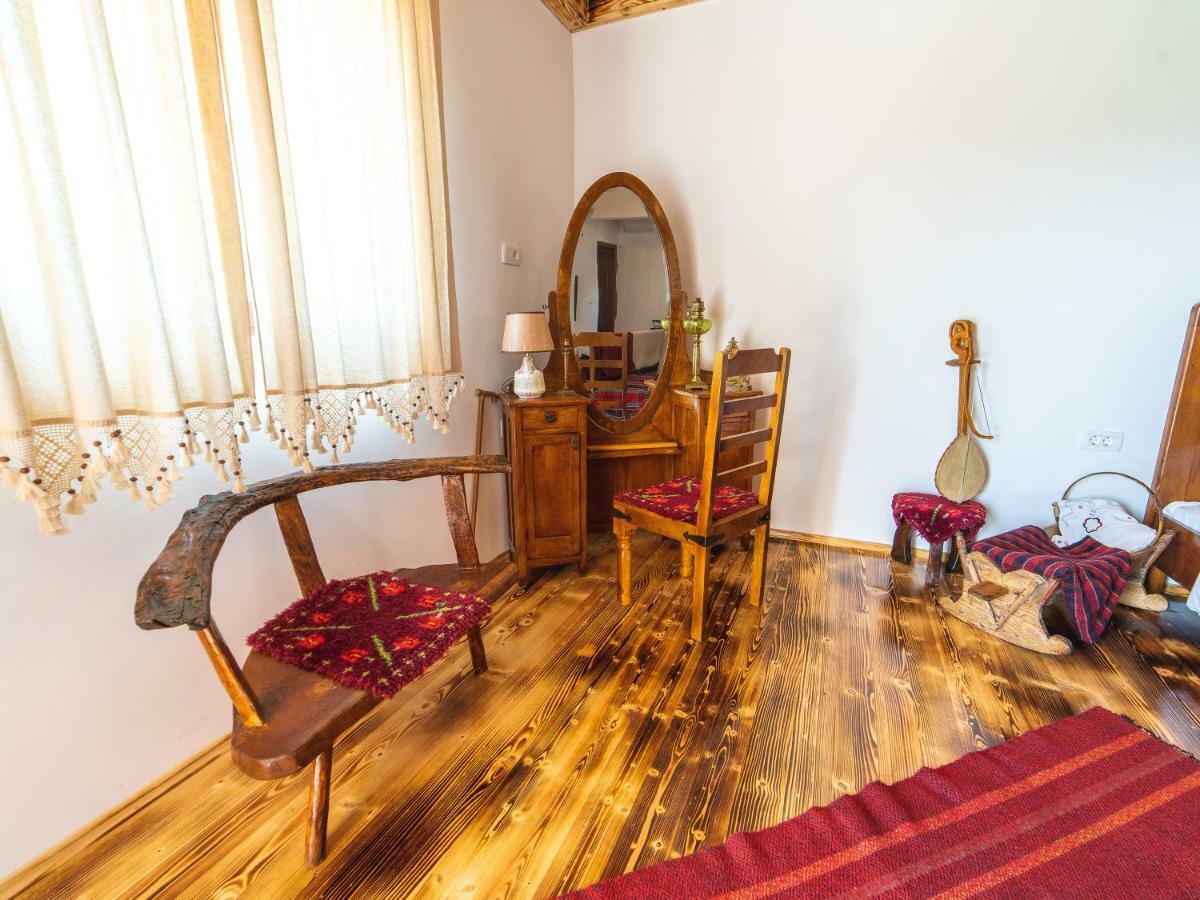 Bed and Breakfast RoyalGarden Nikšić Exterior foto